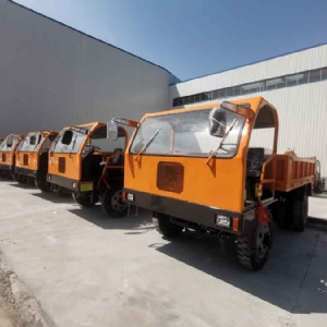 隨車挖運輸車